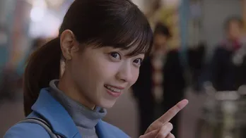 西野七瀬がauのCMに初登場! 新任教師役として神木隆之介ら男子をメロメロに