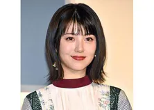 浜辺美波＆岡田健史の“美男美女SHOT”をファン絶賛「やだー目が幸せ」「めっちゃオシャレ!!」