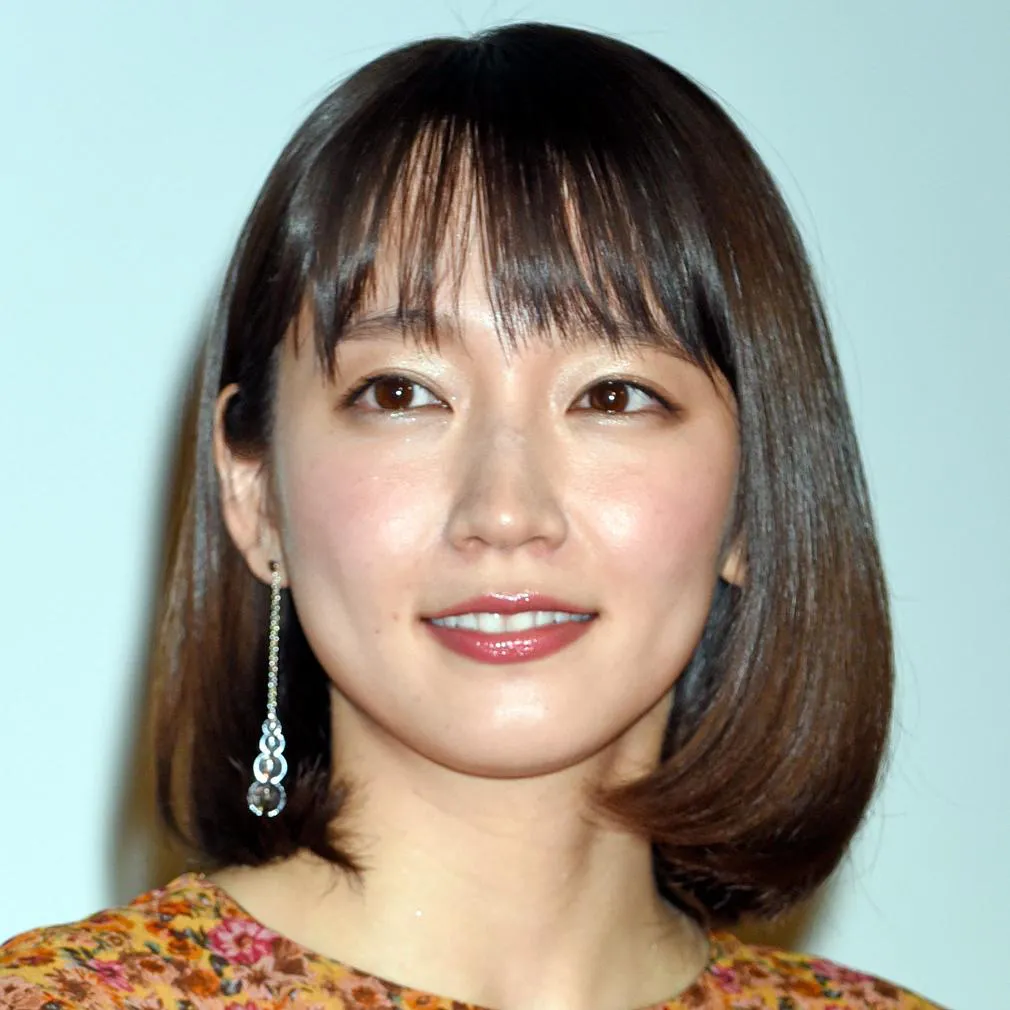 女優の吉岡里帆が自身のInstagramを更新