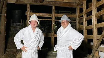 浅利陽介と春風亭昇太が “本格サウナ作り”に挑戦！「今まで作ってきたもので一番の出来だ！」