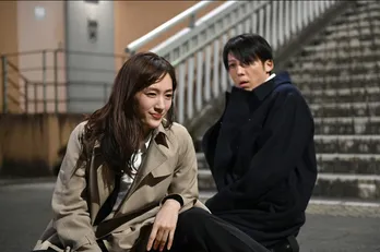 綾瀬はるか“殺人鬼”の魂が入り色気アップ…ゾっとする美しさが迫力満点<天国と地獄>