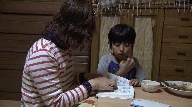 手話を勉強する母・京子さんと弟・道太郎くん