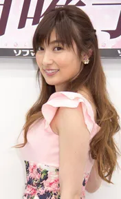 熊田曜子、“色っぽ”キャラを忠実に再現!“ドロシー”コスプレSHOTに反響「美魔女の領域」