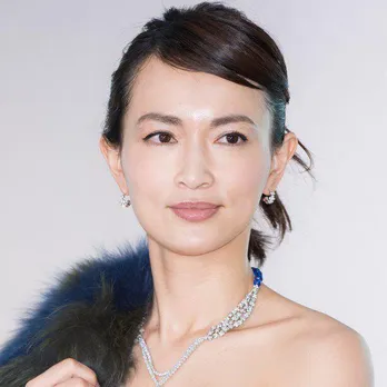長谷川京子、最強美人!生足×ハイヒールSHOTに反響「素足が色っぽすぎて…」