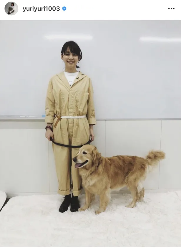 石田ゆり子の愛犬 雪ちゃん 幸せそうな寝顔にファンもほっこり 見ているこちらも幸せ 画像5 11 芸能ニュースならザテレビジョン