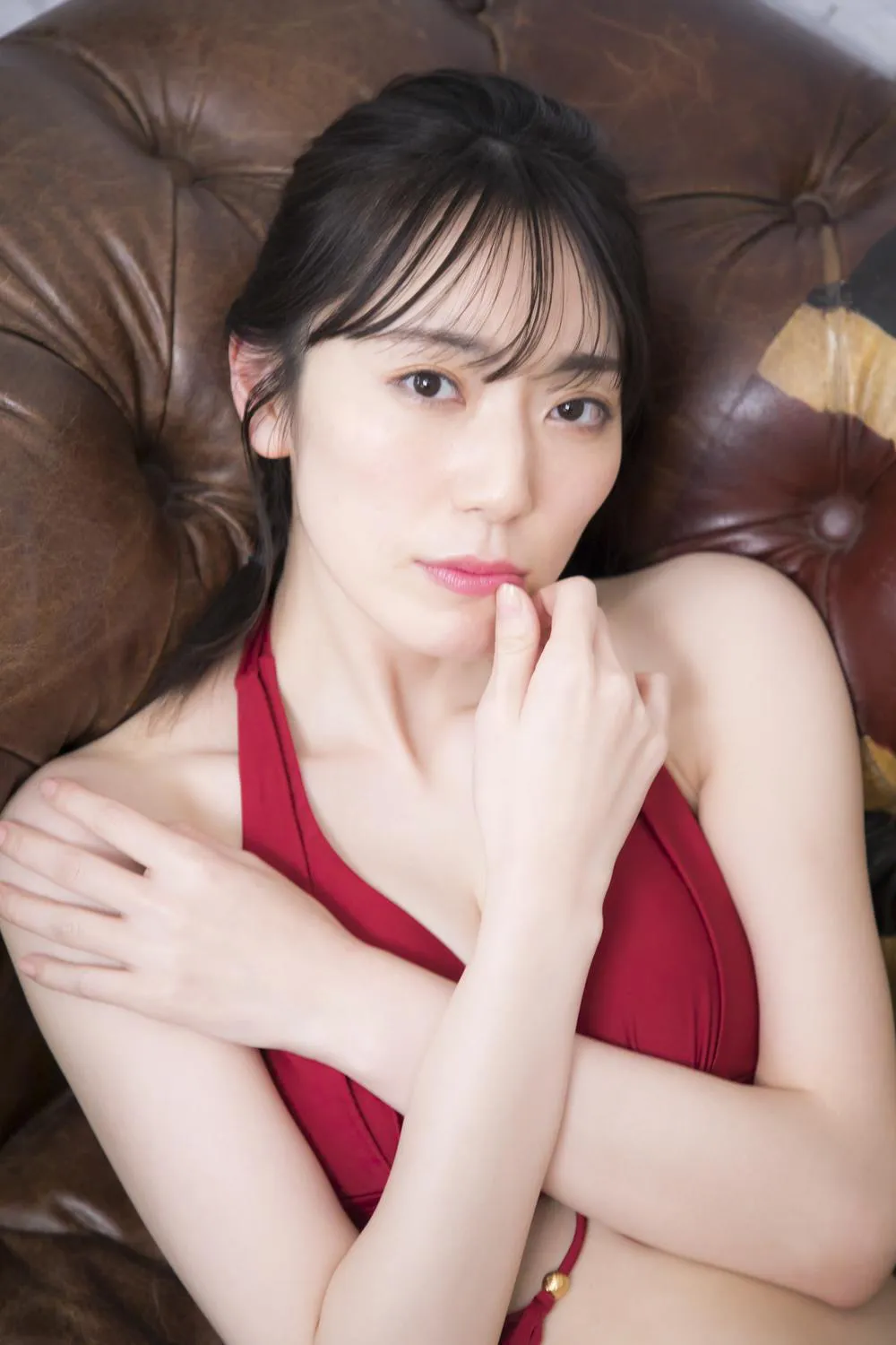 写真集重版を決まり、松井咲子の赤ビキニ姿の未公開カットが解禁