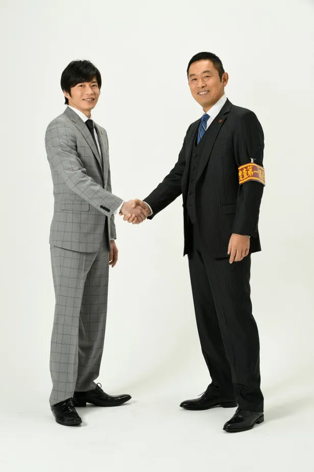「警視庁・捜査一課長」に新加入する田中圭と主演を務める内藤剛志(写真左から)