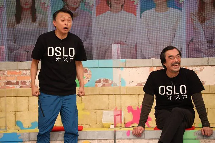 舞台「Oslo」チームの相島一之と益岡徹(写真左から)