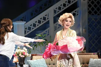 大地真央、神田沙也加らのサプライズに感涙「まさかこの場でこんなお祝いをしていただけるとは…」