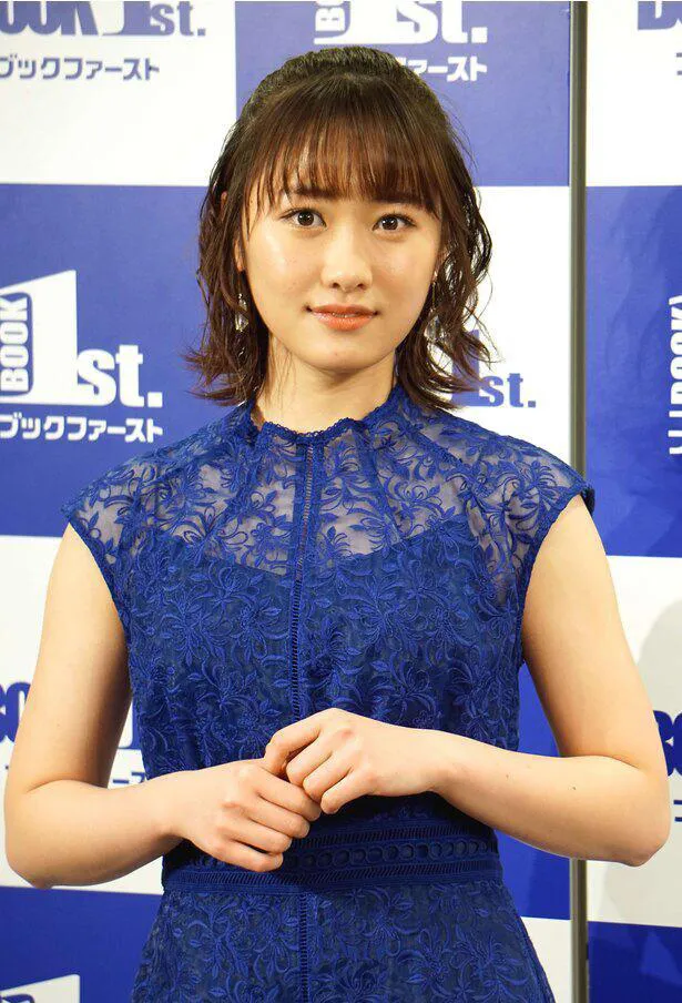 工藤遥が2月5日に映画「樹海村」の初日舞台あいさつに登壇し、その衣装姿をInstagramにアップした