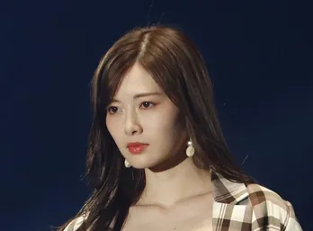 白石麻衣、“女神級”オフショットに反響「いつもと雰囲気違う感じなのが新鮮」「流石に美…」