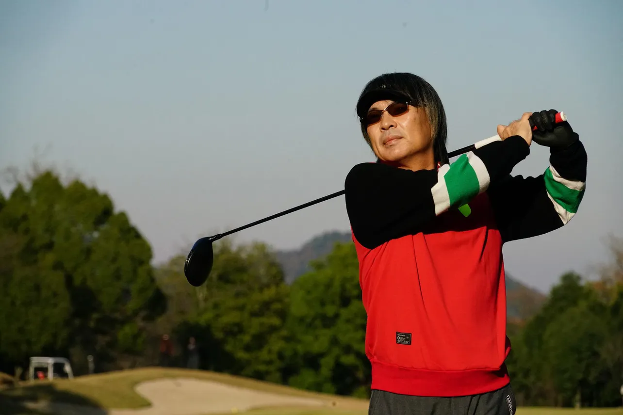 2月21日(日)放送の「戦略のゴルフ」に、ロック界きってのゴルフ好き・真矢がゲストで登場！