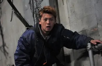 竹内涼真“響”、駐屯地に到着するが見張りがいないことを不気味に感じ…大きな“わな”が待ち構えていた!!