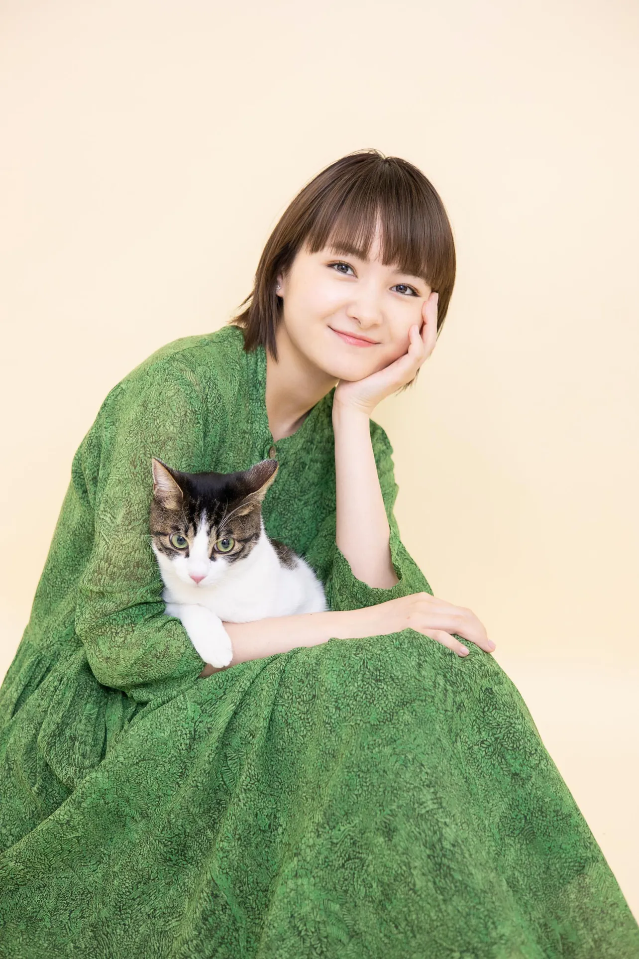 葵わかなが「ザテレビニャン」に愛猫・梅吉と登場！