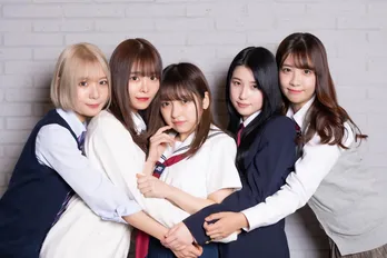 十味、ファンが選んだ半袖セーラー服に「季節分かってる?(笑)」#2i2がブロマイド撮影で制服に<Interview>