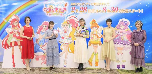 【写真を見る】ファイルーズあい、花守ゆみり、石川由依、瀬戸麻沙美、日高里菜　演じるキャラクターと登壇