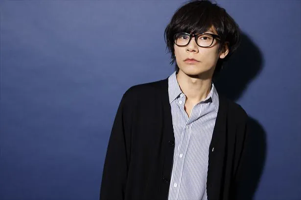 恋愛小説家・碧（菅野美穂）の担当編集者であり、彼氏候補でもある橘漱石役を演じている川上洋平