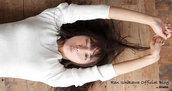 石川恋、トラウデン直美と宮本茉由との“ほっぺた密着3ショット”公開「3人で出演します。楽しみだな～～」