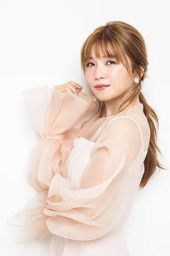 AAAの宇野実彩子「HOTPEPPER Beauty」の表紙に登場「すべてをさらけ出して、相手とぶつかりあうこと」と自身の恋愛観も