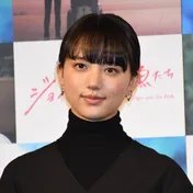 清原果耶、成田凌が撮影した写真に「大人っぽい」と反響!