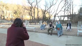 すゑひろがりずがNMB48梅山恋和の立ち姿を絶賛! 「ムーミンバレーパーク」で写真撮影<いたくろここなのオンとオフ>