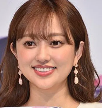 菊地亜美、夫との“出産時”再現SHOT公開に反響!「終始ニヤニヤで見た」「本当にかわいい」