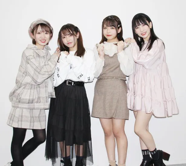 FES☆TIVEの先輩メンバー・南茉莉花と、新メンバー・緑川優愛、小野寺偉音、高木ゆりあ(写真左から)
