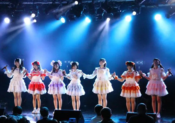 東京・新宿BLAZEで「キャンディzoo7周年記念ワンマンライブ-7福獣巡り-」を開催した“動物園系アイドルユニット”キャンディzoo
