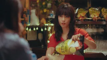 水川あさみがスナックのママ役を熱演！悩めるひょっこりはんと峯岸みなみに愛ある毒舌を