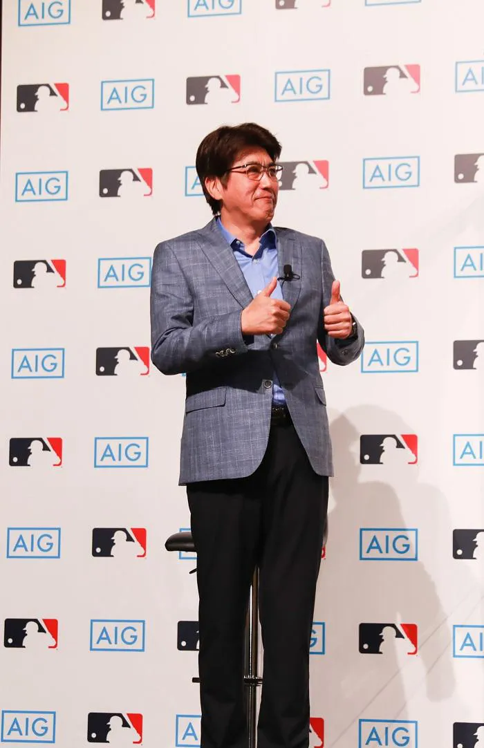 【写真を見る】石橋貴明、自身の“少年野球時代”をふり返り子どもたちへエール！