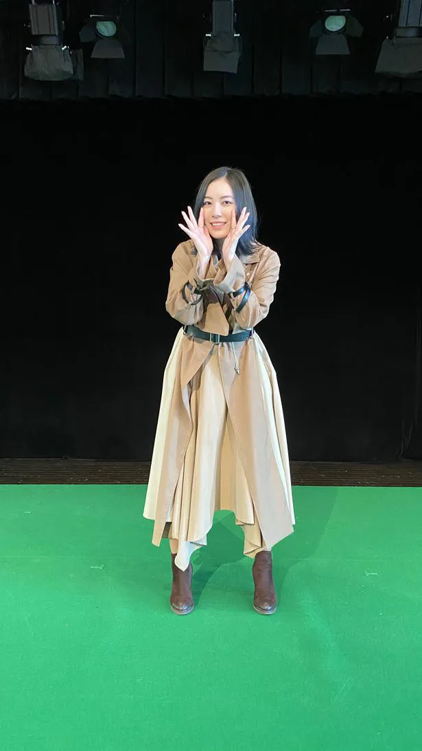 「大声ダイヤモンド」のジャケット写真をステージで再現する松井珠理奈