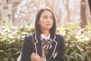 岡田結実、難事件を追う女子高校生役に! 山口真帆“ショコラ”は「見ているだけで世界観に引き込まれそう」