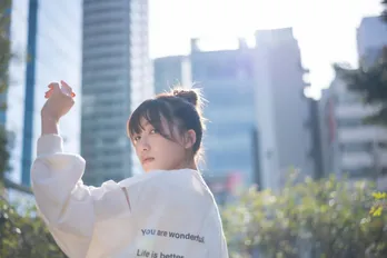 宮川愛李、“変幻自在な歌声”のルーツは式根島「自然と大きな声が出るような環境には育ったのかもしれません」<Interview>