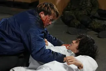 竹内涼真“響”、滝藤賢一“首藤”と掴み合う…!!最終回の場面写真が解禁<君と世界が終わる日に>