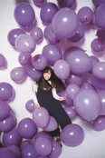 【画像を見る】100個の風船が橋本環奈を襲う！！