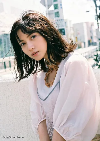 桃月なしこ、「男装(とは言えない)」とは書きつつも…銀髪イケメンSHOTに「ご謙遜を」「超絶かっこいいです!」の声