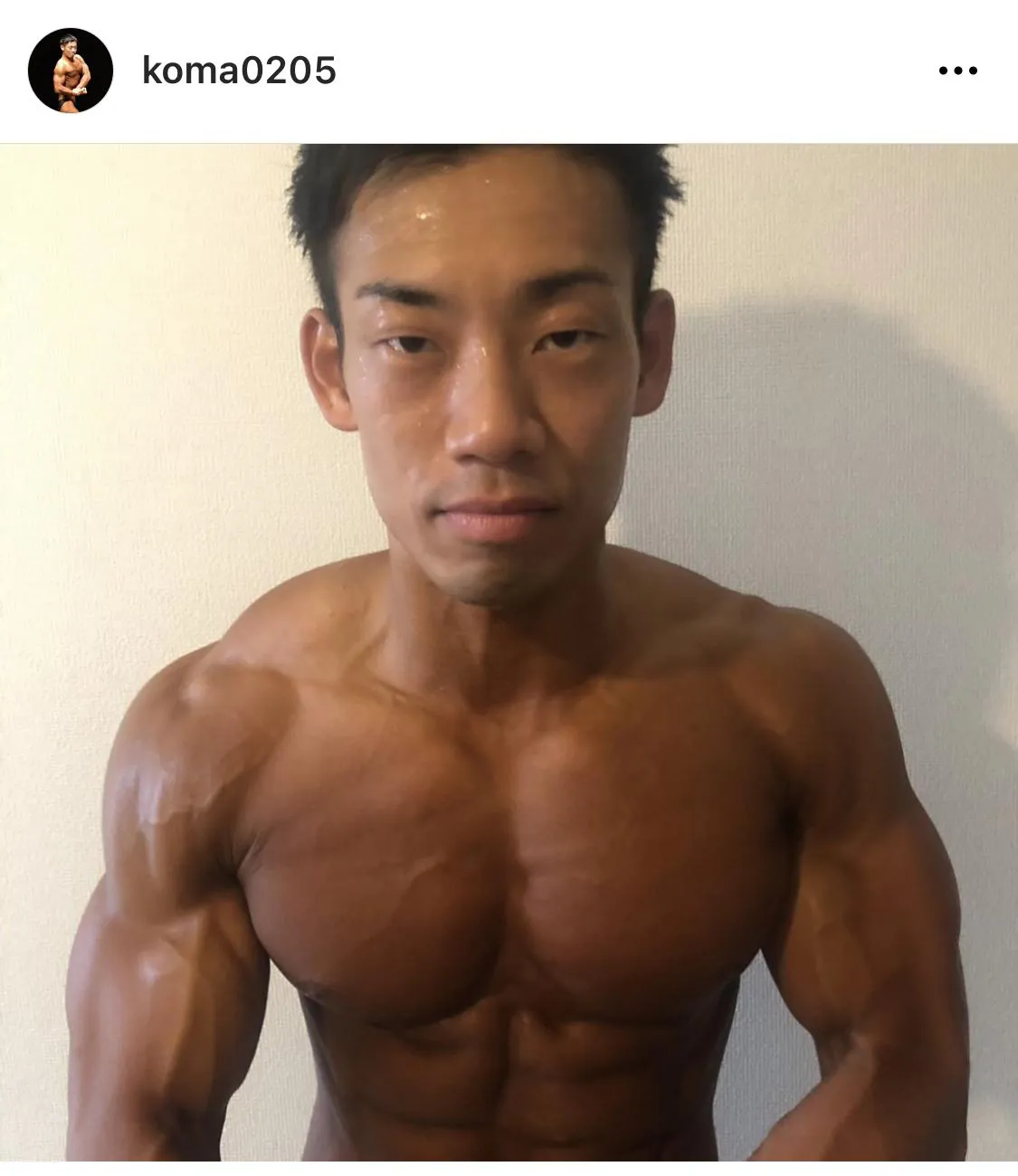 【写真を見る】新田真剣佑も驚きの肉体！駒場孝、ボディービル仕込みのムキムキボディー