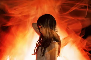 Aimer、新アルバム収録の新曲が「夜の国」第1夜の主題歌に決定！『一人一人のあなたへ捧げたい曲です』