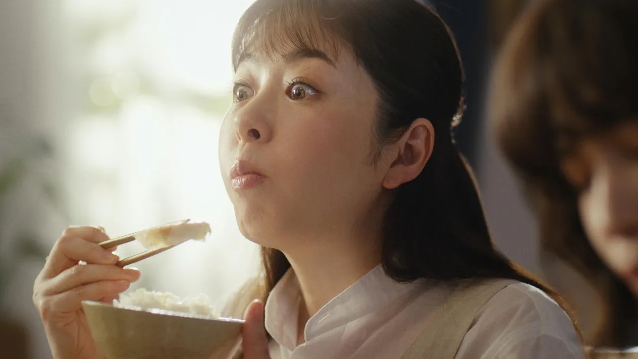 「ギョーザ」テレビCM「いいんじゃない篇」より