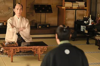 草なぎ剛✕川栄李奈の“膝枕”シーン話題「キュンとした!!」「素敵な2人」<青天を衝け>