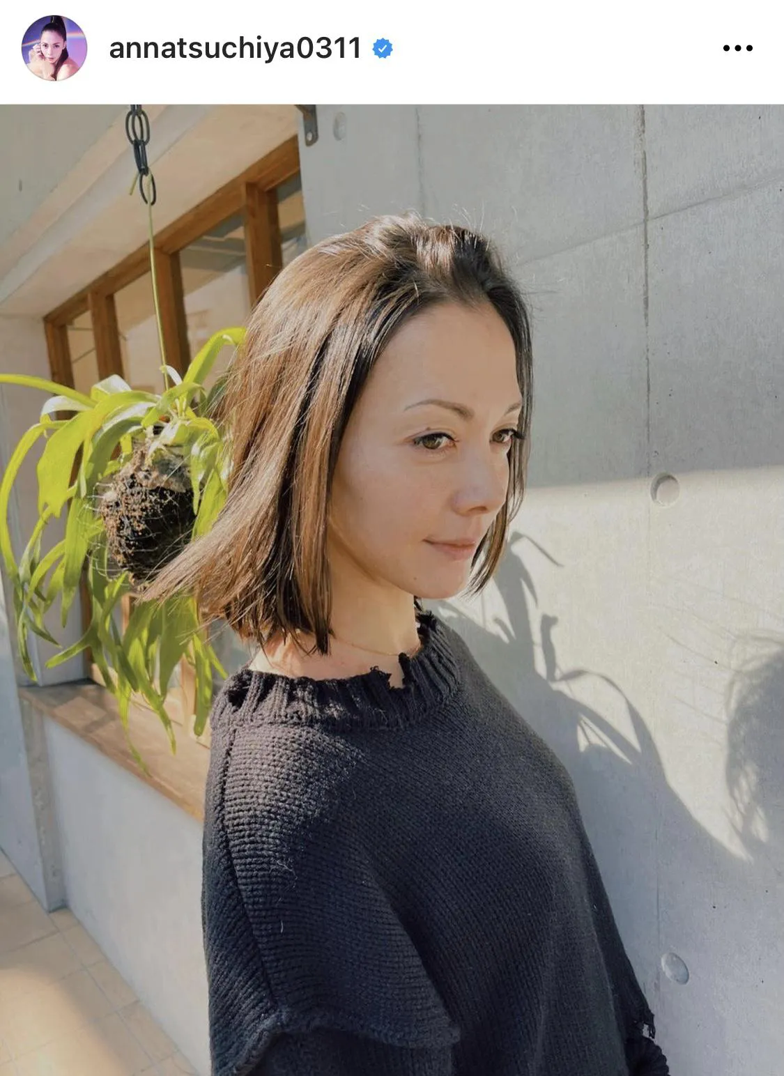 30センチばっさり！ボブヘアの土屋アンナ