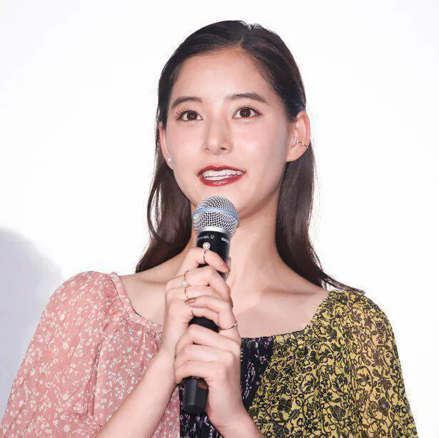 新木優子 美デコルテ あらわな夏先取りオフshotにファン悶絶 見惚れる美しさ 絶世の美女だ Webザテレビジョン