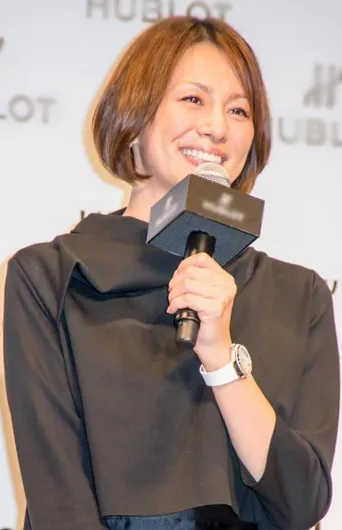 米倉涼子 まさかすっぴん 雰囲気ガラリな自撮りshotを公開にファン お肌綺麗すぎて羨ましい 首ほそっ Webザテレビジョン