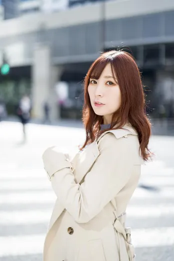 伊藤里織が八木咲音里に改名し、初のセミヌード写真集発売「過去最大露出だと思います(笑)」