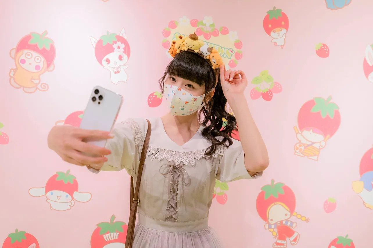 「かわいい壁紙を背景にして、写真を撮るのもおすすめです」と語るゆっふぃーさん