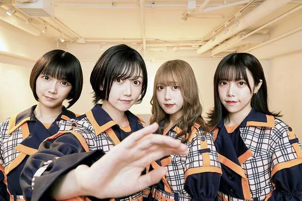 新曲「It's Show Time！」のMVを公開した4人組女性アイドルグループのサンダルテレフォン