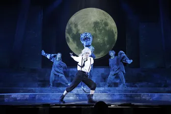 舞台「文豪ストレイドッグス DEAD APPLE」開幕、シリーズ初のフライング演出も