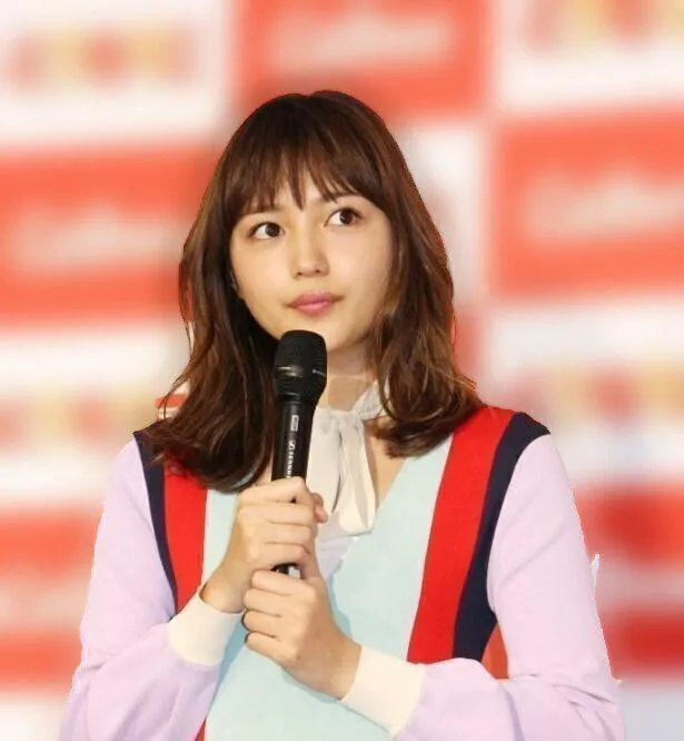 川口春奈と横浜流星が新ドラマ「着飾る恋には理由があって」の公式Instagramに登場