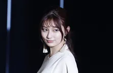 吉川愛、キュートな上目づかい＆セーラー服姿に反響「神ってる」「えぐかわいい！」