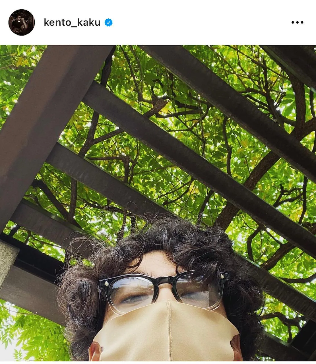※賀来賢人公式Instagram(kento_kaku)のスクリーンショット